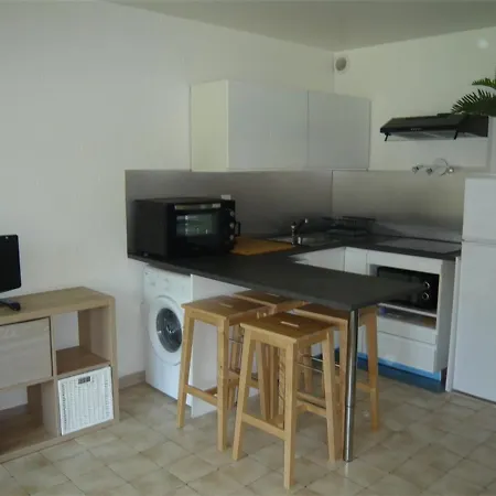 Appartement 4 Pers, Terrasse, Piscine, A 50m De La - - Fr-1-731-33