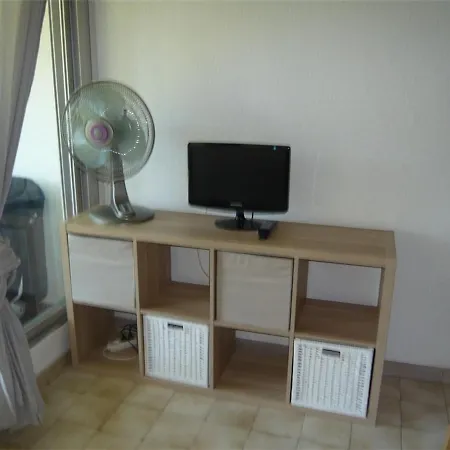 Appartement 4 Pers, Terrasse, Piscine, A 50m De La - - Fr-1-731-33