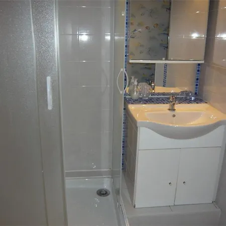 4 Pers, Terrasse, Piscine, A 50m De La - - Fr-1-731-33 * Le Grau-du-Roi